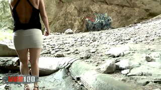 Возбужденные хатын-кызлар, алар көтә, үз шанс трахнуться