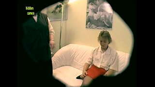 2 lesbické Milfs hrať análny hračka! Amateurcommunity.xxx