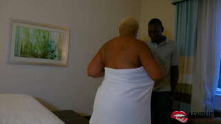 Lady Onyxx трахает своего массажиста