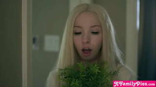 את יודעת שובע צעיר פטיט החורגת לא יכול להפסיק maturbating את הזונה.