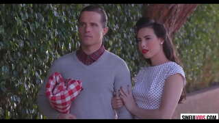 Sexy pár Casey Calvert a Robby Echo, venkovní sex Sexy pár Casey Calvert a Robby Echo, venkovní sex