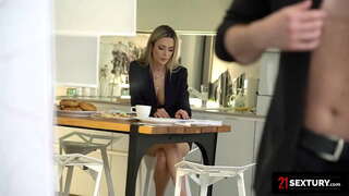 Roemeens Babe Is Lief Vir&#039;n Goeie Skoot Te Begin Haar Dag