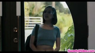 Sexy masérka scissoring s jej lesbické so zákazníkom